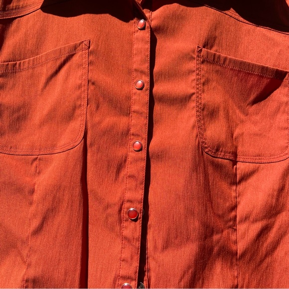 MARIE CLAIRE X-large sleeveless button up. Outdoors and hiking style. - Picture 5 of 11